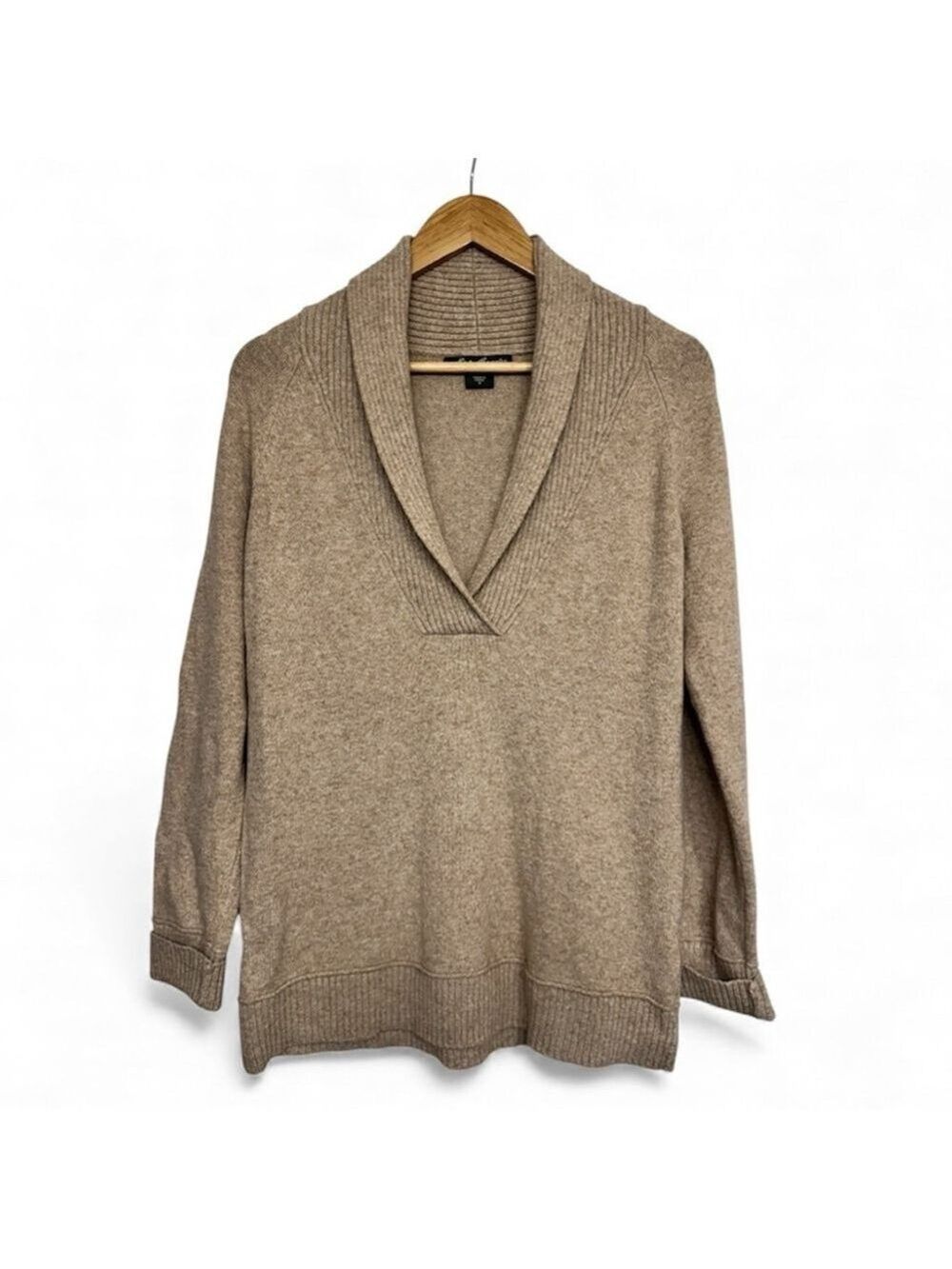 Eddie Bauer Tan Rib Knit V-Neck Sweater Medium Minimalist Cozy Neutral Pullover